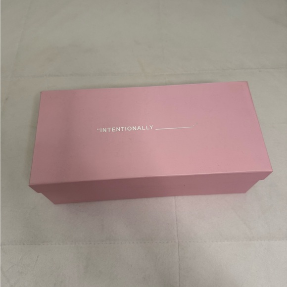 “INTENTIONALLY______.” Elegant Pink Ballet Flats - Picture 8 of 9